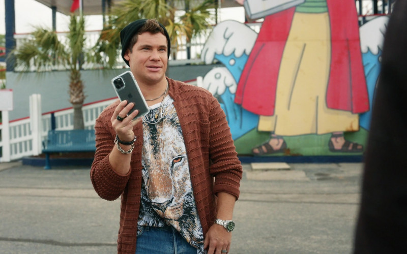 Apple iPhone Smartphone of Adam Devine as Kelvin Gemstone in The Righteous Gemstones S02E03 For He Is a Liar and the Father of Lies