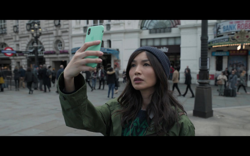 Apple iPhone Smartphone of Gemma Chan as Sersi in Eternals (2021)