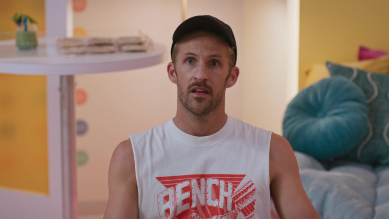 Bench Tank Top in Search Party S05E04 Leviticus (2022)