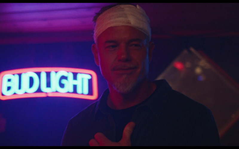 Bud Light Beer Neon Sign in Euphoria S02E04 You Who Cannot See, Think of Those Who Can (2022)