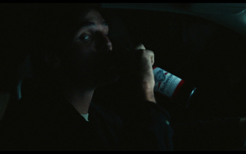 Budweiser Beer in Euphoria S02E01 Trying to Get to Heaven Before They Close the Door (1)