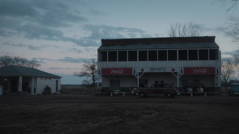 Coca-Cola Signs in Women of the Movement S01E01 Mother and Son (1)