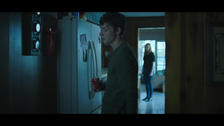 Coca-Cola Soda Can in Ozark S04E04 Ace Deuce (2022)