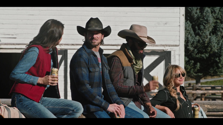 Coors Banquet Beer in Yellowstone S04E10 Grass on the Streets and Weeds on the Rooftops (2)