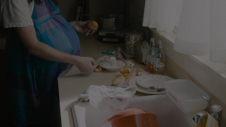 Crush Orange Soda Bottles in This Is Us S06E01 The Challenger (2022)