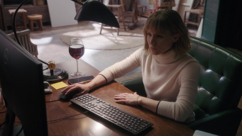Dell Monitor and Keyboard Used by Kristen Bell as Anna Whitaker in The Woman in the House Across the Street from the Girl in the Window S01E04 (2022)