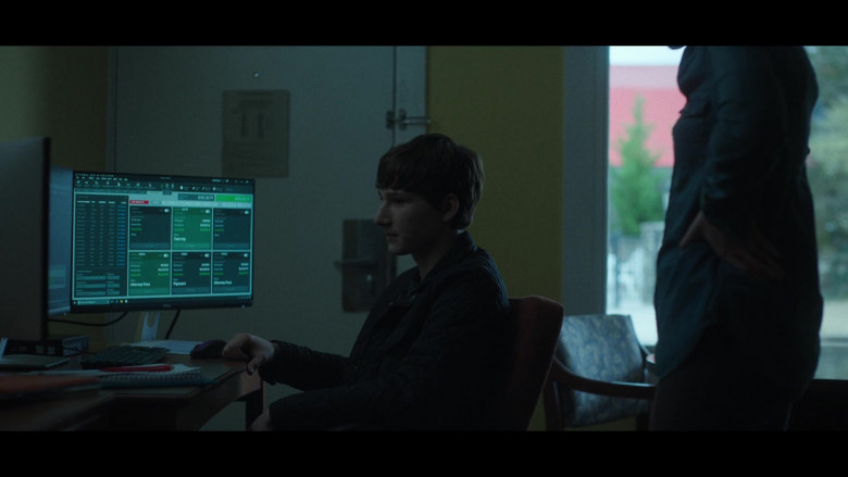 Dell PC Monitors in Ozark S04E03 City on the Make (2)