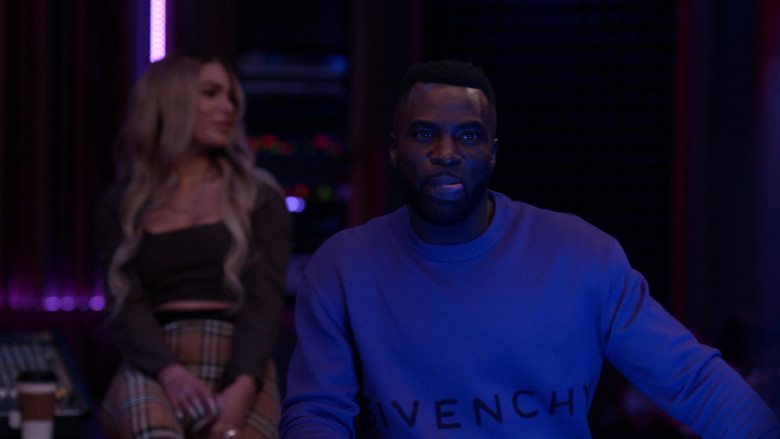 Givenchy Men’s Sweater in Queens S01E09 Bars (2022)