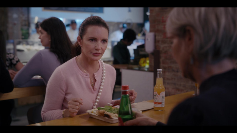 Green Bee Honeycomb Cider Enjoyed by Kristin Davis as Charlotte York in And Just Like That… S01E08 (1)