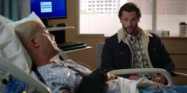 HP PC Monitor in Walker S02E08 Two Points for Honesty (2022)