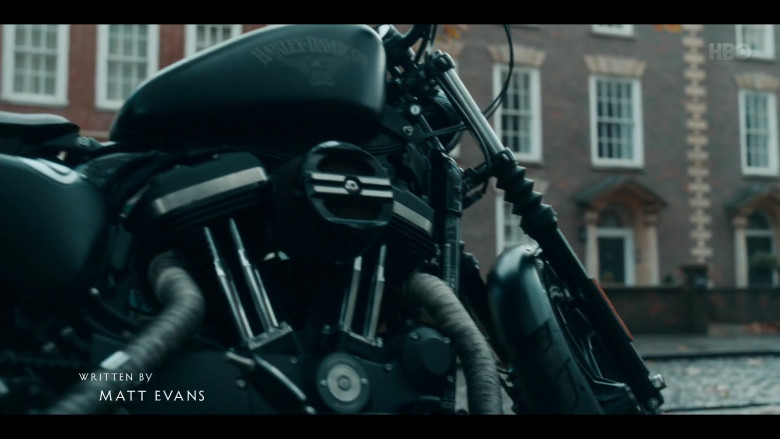 Harley-Davidson Motorcycle in A Discovery of Witches S03E04