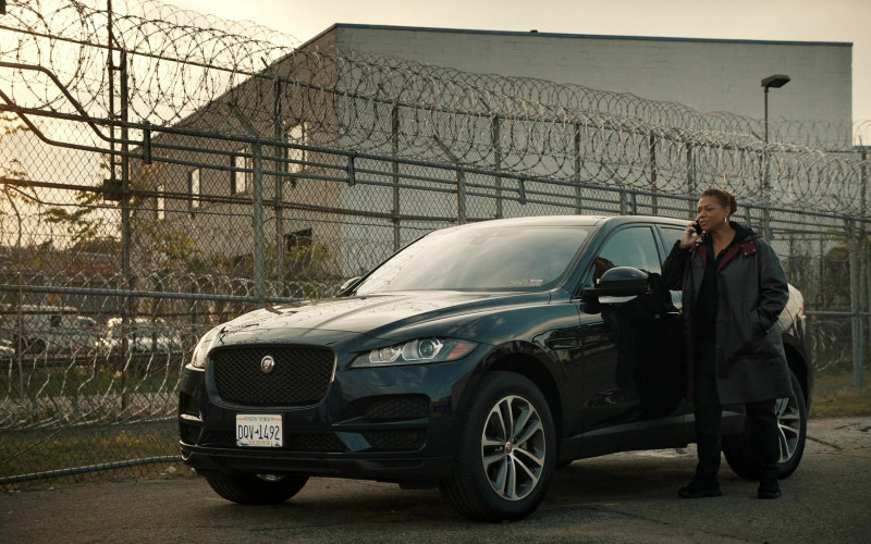 Jaguar F-Pace SUV of Queen Latifah as Robyn McCall in The Equalizer S02E08 Separated 2022 (2)