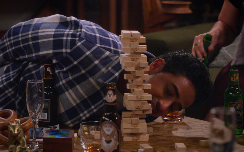 Jenga Hardwood Game in How I Met Your Father S01E02 FOMO (2022)