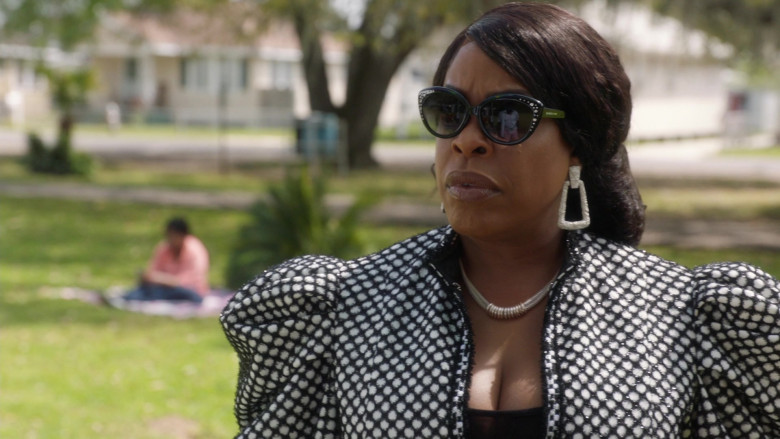 Juicy Couture Sunglasses of Niecy Nash as Desna Simms in Claws S04E05 Chapter Five Comeuppance (1)