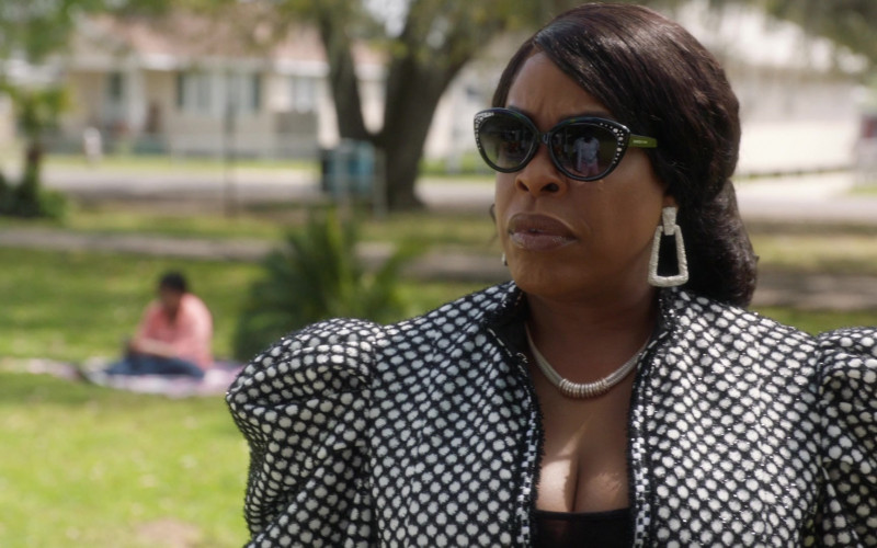 Juicy Couture Sunglasses of Niecy Nash as Desna Simms in Claws S04E05 Chapter Five Comeuppance (1)