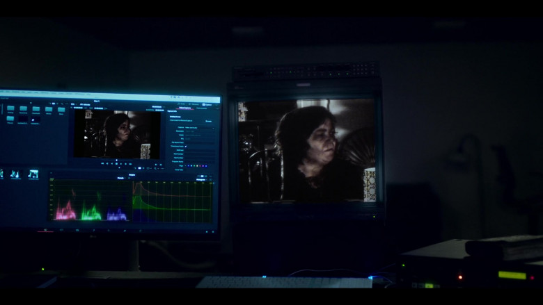 LG Monitor in Archive 81 S01E04 Spirit Receivers (2022)