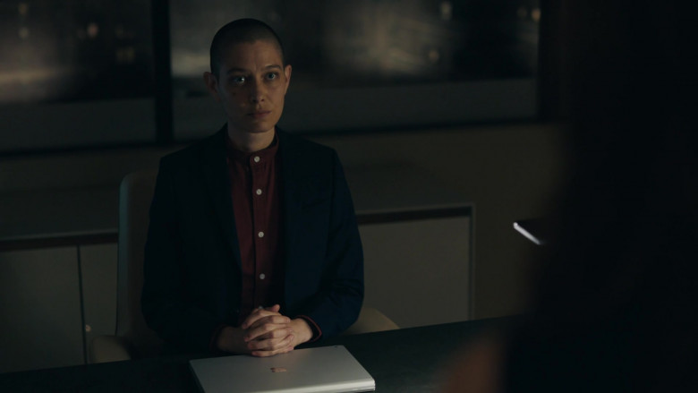 Microsoft Surface Laptop Computer of Asia Kate Dillon as Taylor Mason in Billions S06E02 Lyin' Eyes (2)