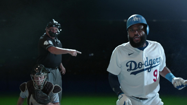 Nike Baseball Tops in Black-ish S08E02 The Natural (1)