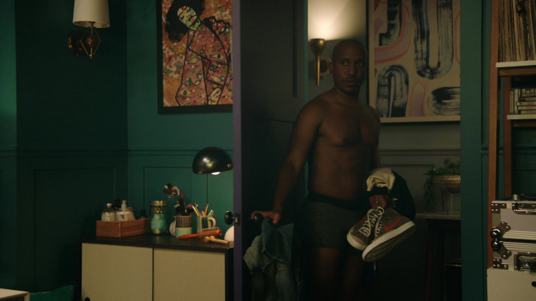 Nike Blazer Sneakers Held by Chris Redd as Gary Williams in Kenan S02E06 Workaholic (2022)