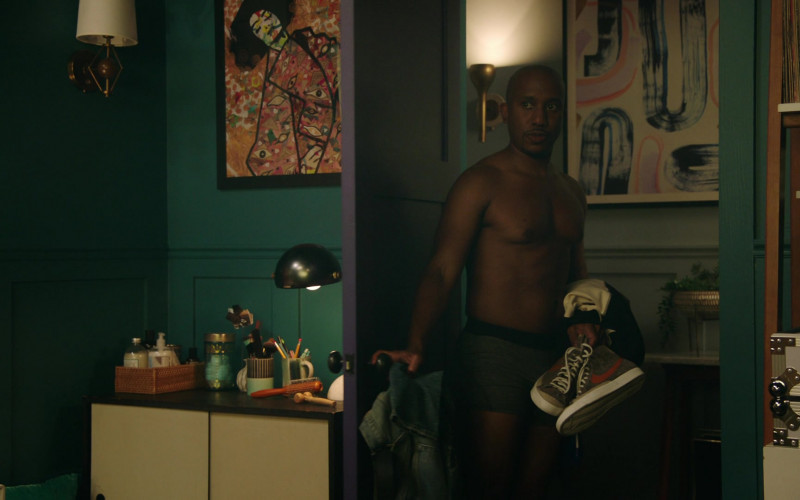 Nike Blazer Sneakers Held by Chris Redd as Gary Williams in Kenan S02E06 Workaholic (2022)