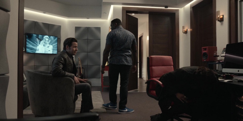 Nike Blue Sneakers Worn by Sam Richardson as Aniq in The Afterparty S01E02 Brett (2)