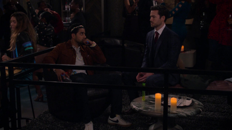 Nike Men's Sneakers of Suraj Sharma as Sid in How I Met Your Father S01E02 FOMO (3)