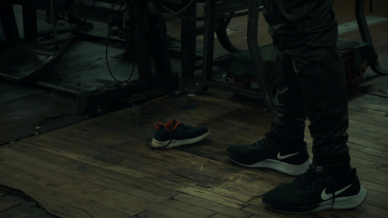 Nike Sneakers of Queen Latifah as Robyn McCall in The Equalizer S02E08 Separated (2022)
