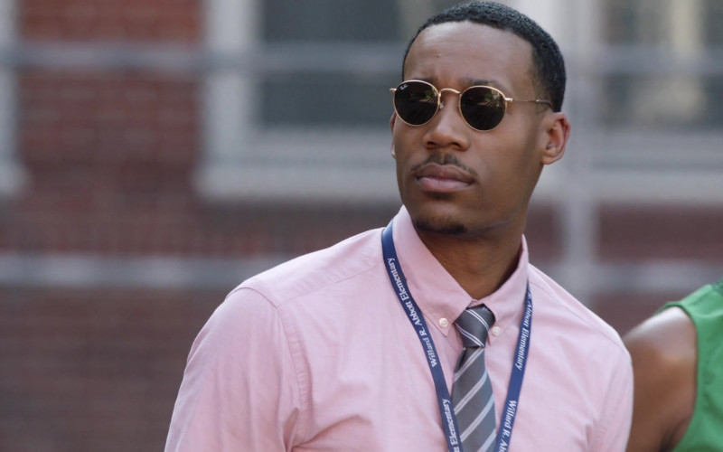 Ray-Ban Round Metal Gold Sunglasses of Tyler James Williams as Gregory Eddie in Abbott Elementary S01E02 Light Bulb (2022)