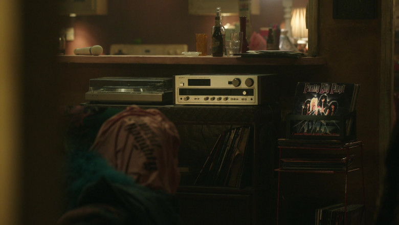Sony Audio Device in Peacemaker S01E01 A Whole New Whirled (2022)