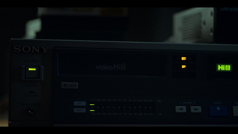 Sony Device in Archive 81 S01E01 Mystery Signals (2022)