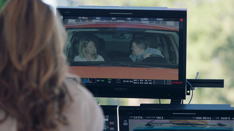 Sony Monitors in American Auto S01E06 Commercial (3)