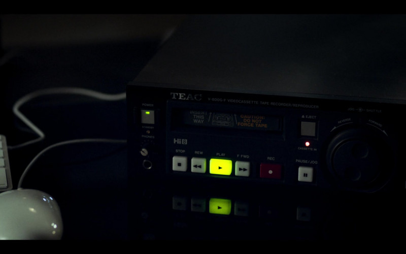 Teac in Archive 81 S01E01 Mystery Signals (2022)