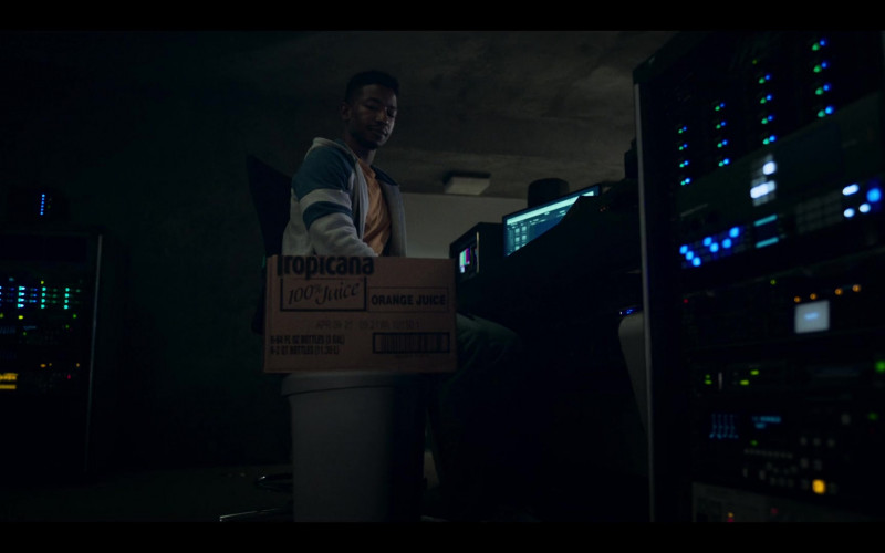 Tropicana Orange Juice Box of Mamoudou Athie as Dan Turner in Archive 81 S01E01 Mystery Signals (2022)