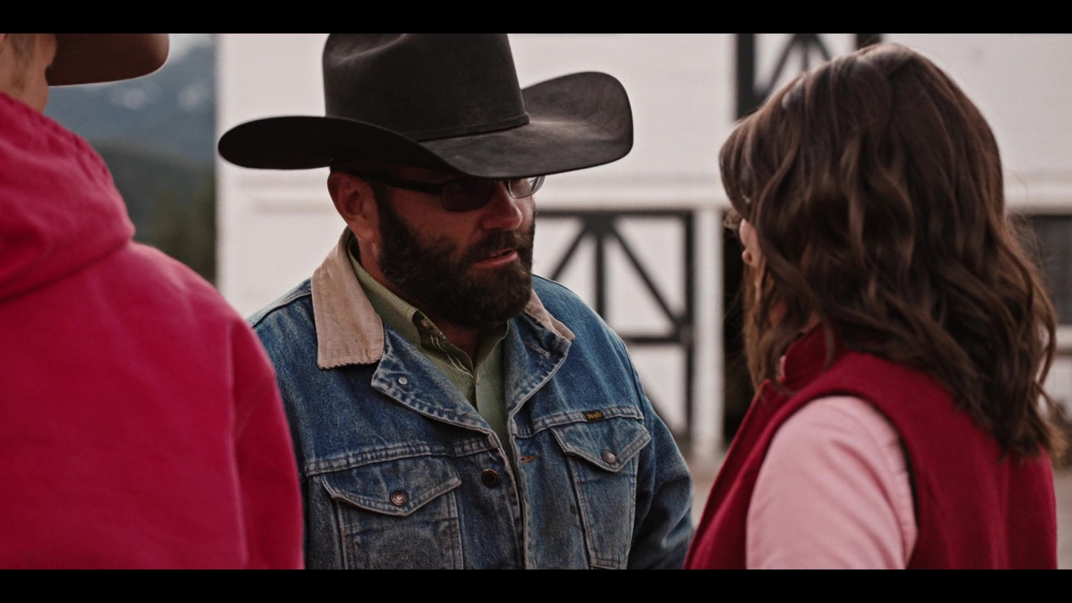 Wrangler Denim Jacket In Yellowstone S04E10 "Grass On The Streets And