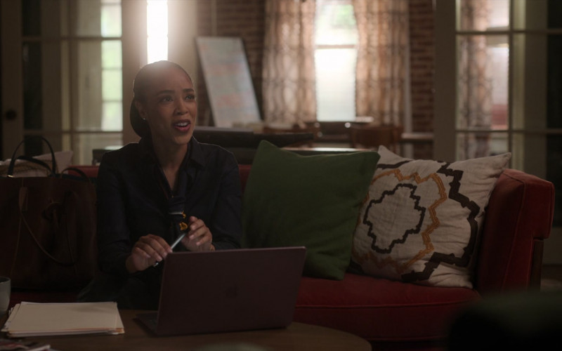 Apple MacBook Laptop Computer of Jazmyn Simon as Kat in Raising Dion S02E08 ISSUE #208 Who You Are (2022)