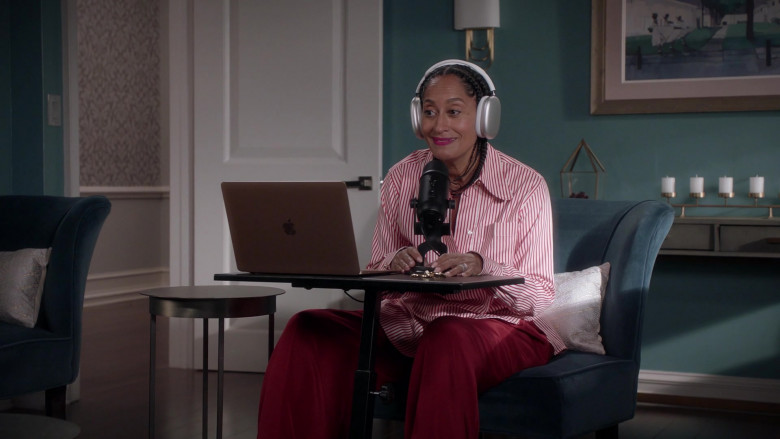 Apple MacBook Laptop Used by Tracee Ellis Ross in Black-ish S08E05 Ashy to Classy (2022)