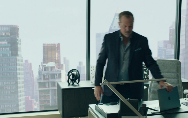 Apple MacBook Laptop of David Costabile as Mike ‘Wags' Wagner in Billions S06E03 STD 2022 (3)