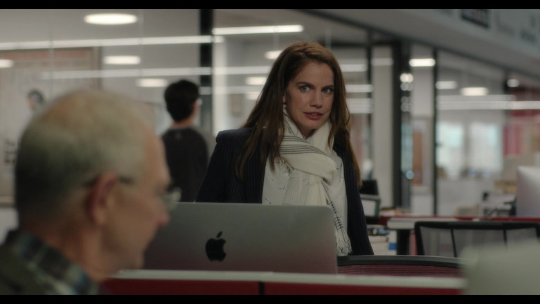 Apple iMac AIO Desktop PCs in Inventing Anna S01E05 Check Out Time (3)