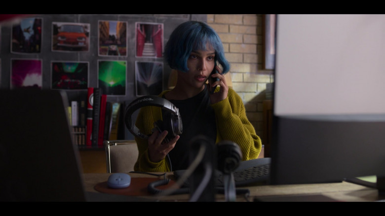 Audio-Technica Headphones of Zoë Kravitz as Angela Childs in Kimi (2)