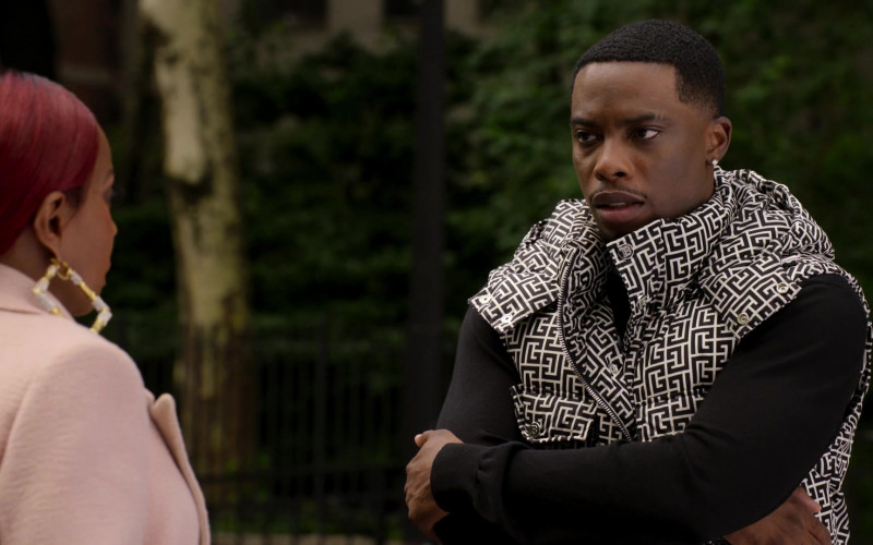 Balmain Men’s Hooded Down Puffer Vest Street Style of Woody McClain as Cane Tejada in Power Book II Ghost S02E10 (1)
