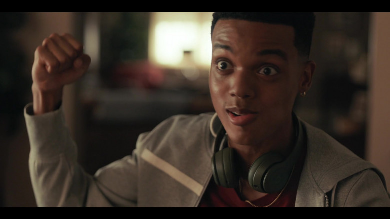 Beats Headphones of Jabari Banks as Will Smith in Bel-Air S01E01 Dreams and Nightmares (2022)