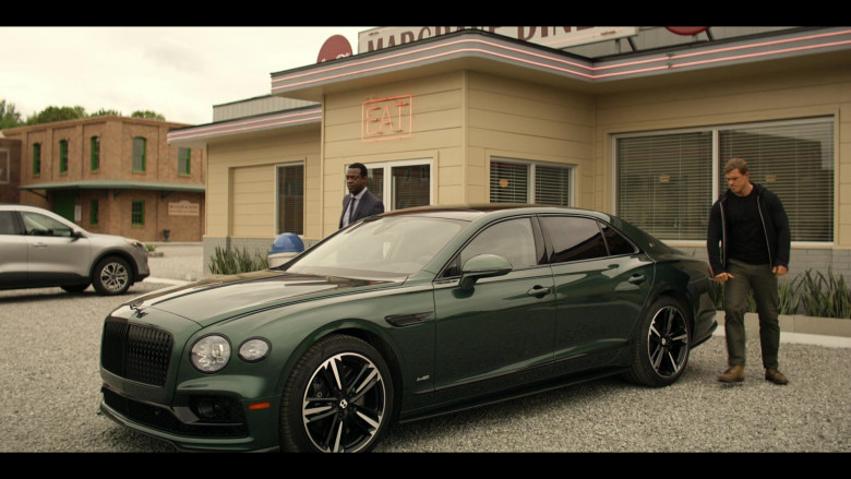 Bentley Flying Spur W12 Green Car Used by Alan Ritchson as Jack Reacher in Reacher S01E08 TV Series 2022 (1)