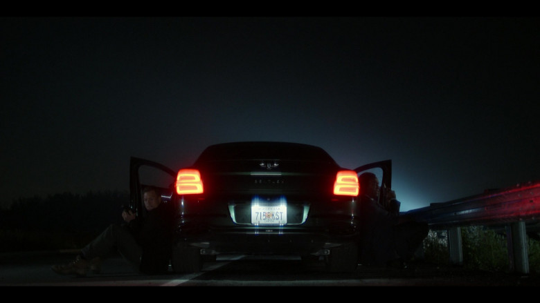 Bentley Flying Spur W12 Green Car Used by Alan Ritchson as Jack Reacher in Reacher S01E08 TV Series 2022 (3)