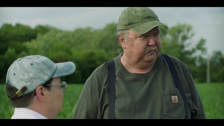 Carhartt T-Shirt of Mike Hagerty as Ed Miller in Somebody Somewhere S01E06 Life Could Be A Dream (2022)
