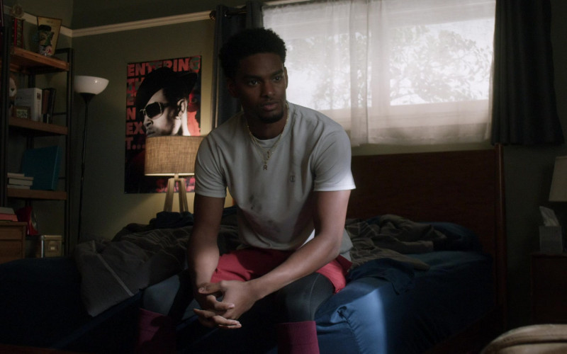 Champion Men’s T-Shirt in All American Homecoming S01E01 Start Over (2022)