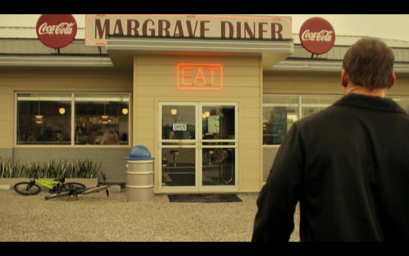 Coca-Cola Signs in Reacher S01E01 Welcome to Margrave (2022)