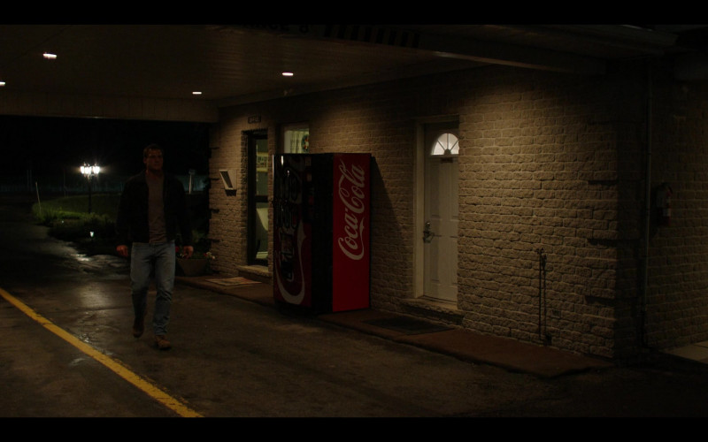 Coca-Cola Vending Machine in Reacher S01E02 First Dance (2022)
