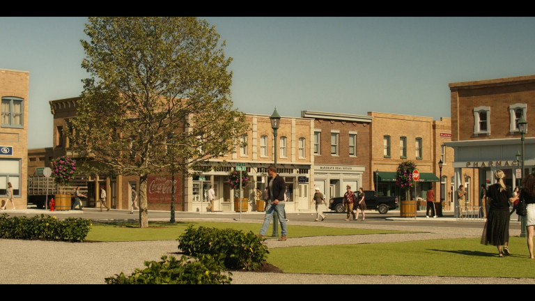 Coca-Cola Drawing On The Wall Of The House In Reacher S01E01 