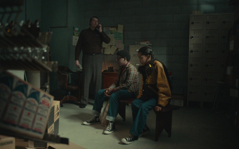 Converse Sneakers in The Wonder Years S01E13 "The Valentine's Day Dance" (2022)
