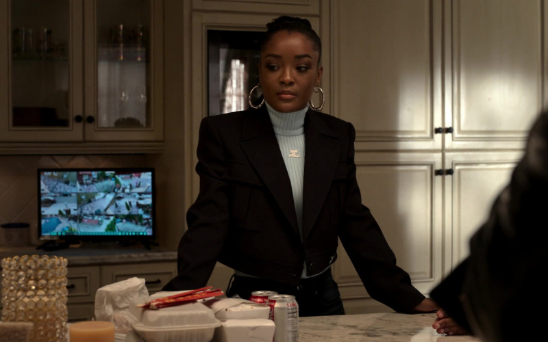 Courrèges Women's Turtleneck Sweater of LaToya Tonodeo as Diana Tejada and Coca-Cola and Diet Coke Soda Cans in Power Book II: Ghost S02E10 "Love and War" (2022)